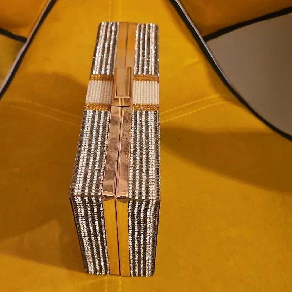 Crystal Money Clutch - Picture 3 of 5